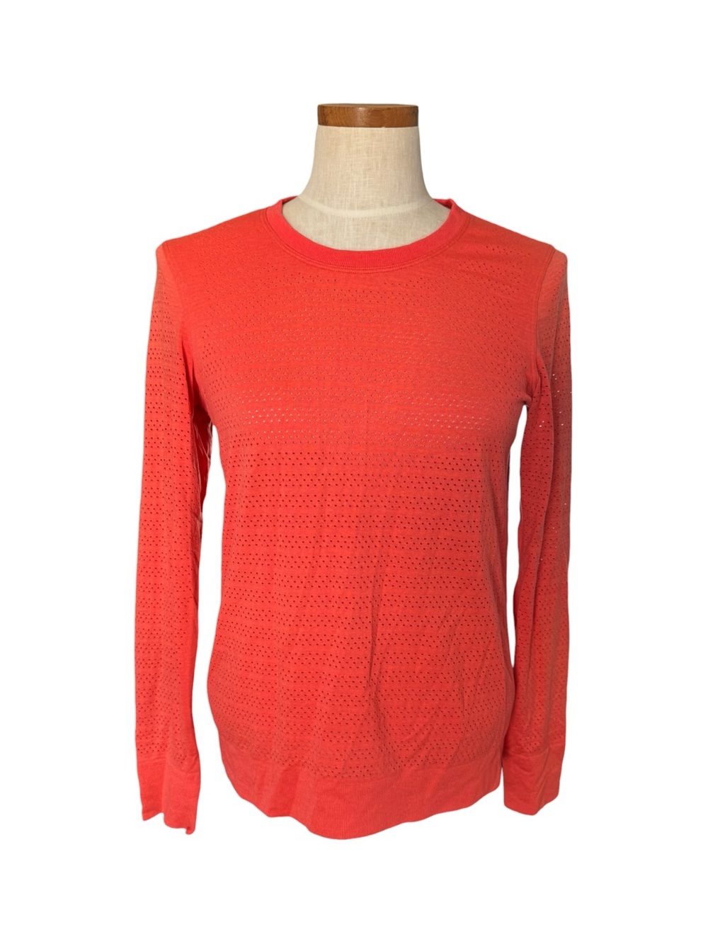 Lululemon Athletica Coral Perforated Long-Sleeve Crewneck Top Size M